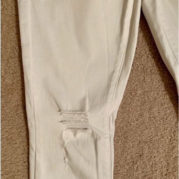 Refuge White Stretchy Cropped Jeans - Picture 6 of 10